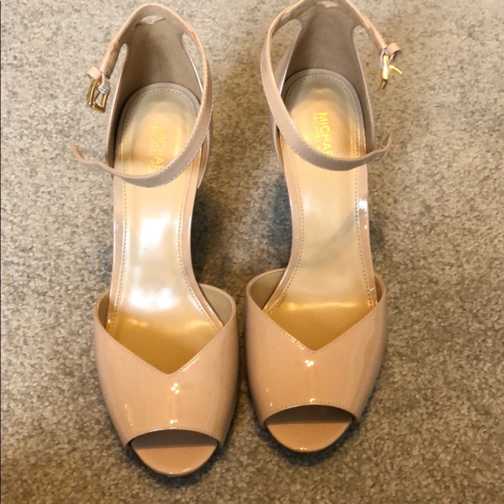 Patent leather sandals